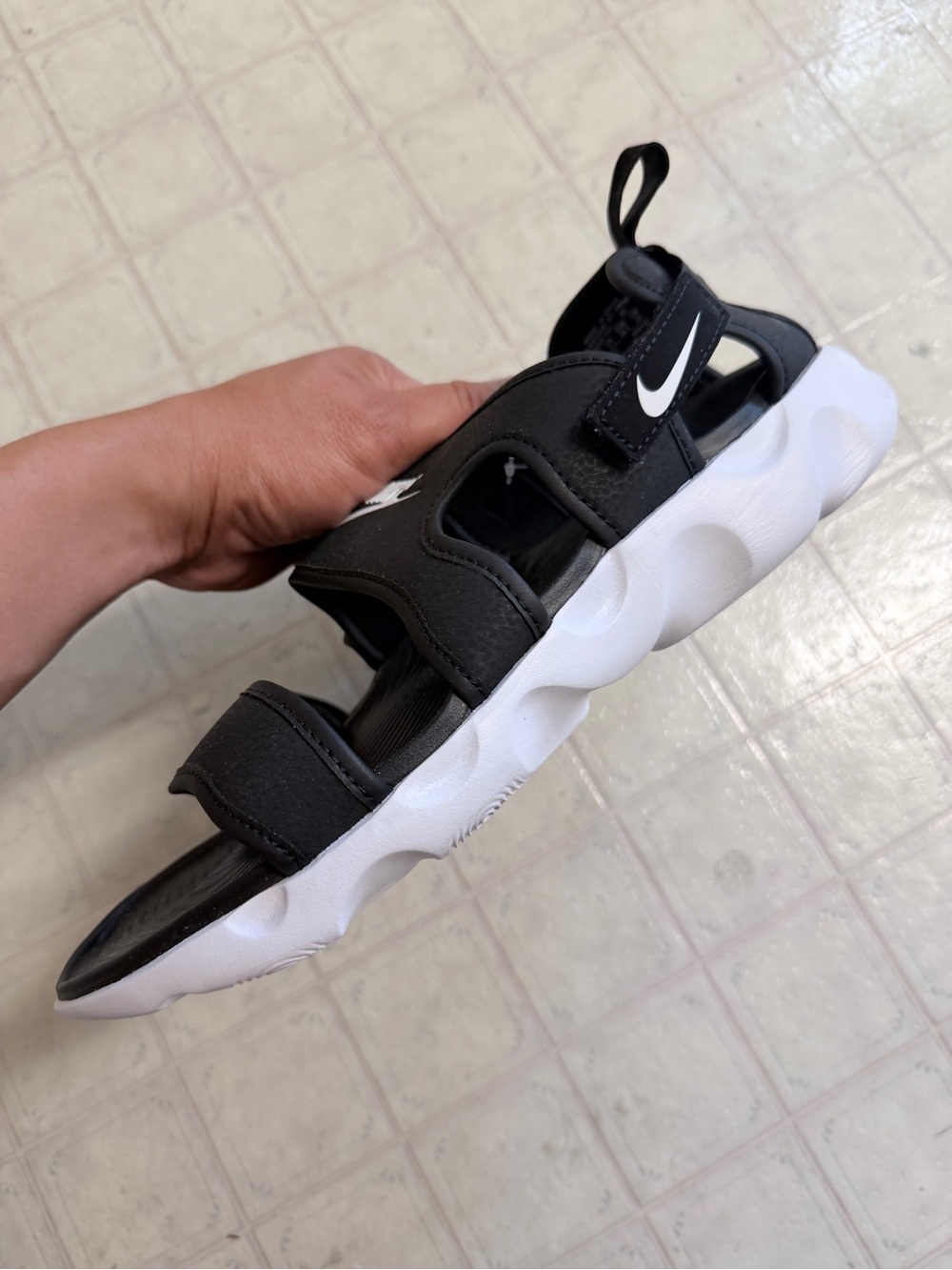 Nike Owaysis Adjustable Hook & Loop Strap Men's Sandals Black/White US 12 - Picture 2 of 5